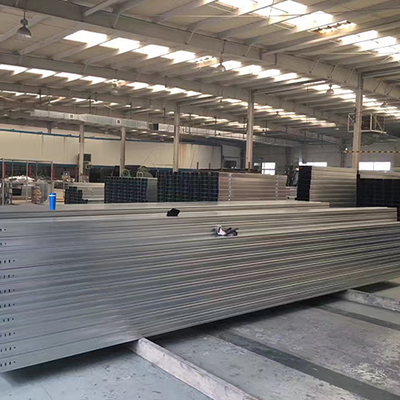 大跨距加强筋桥架